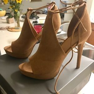 Apt 9 peep toe heels size 9